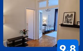 Apartment 19